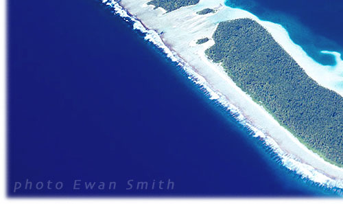 photo by Ewan Smith / Air Rarotonga